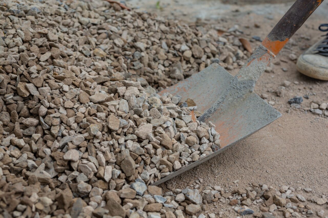 Cum calculezi cimentul, nisipul și pietrișul necesare pentru beton